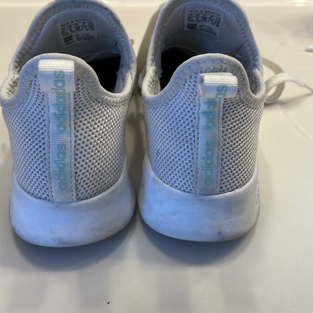 Sneakers - Picture 6 of 7